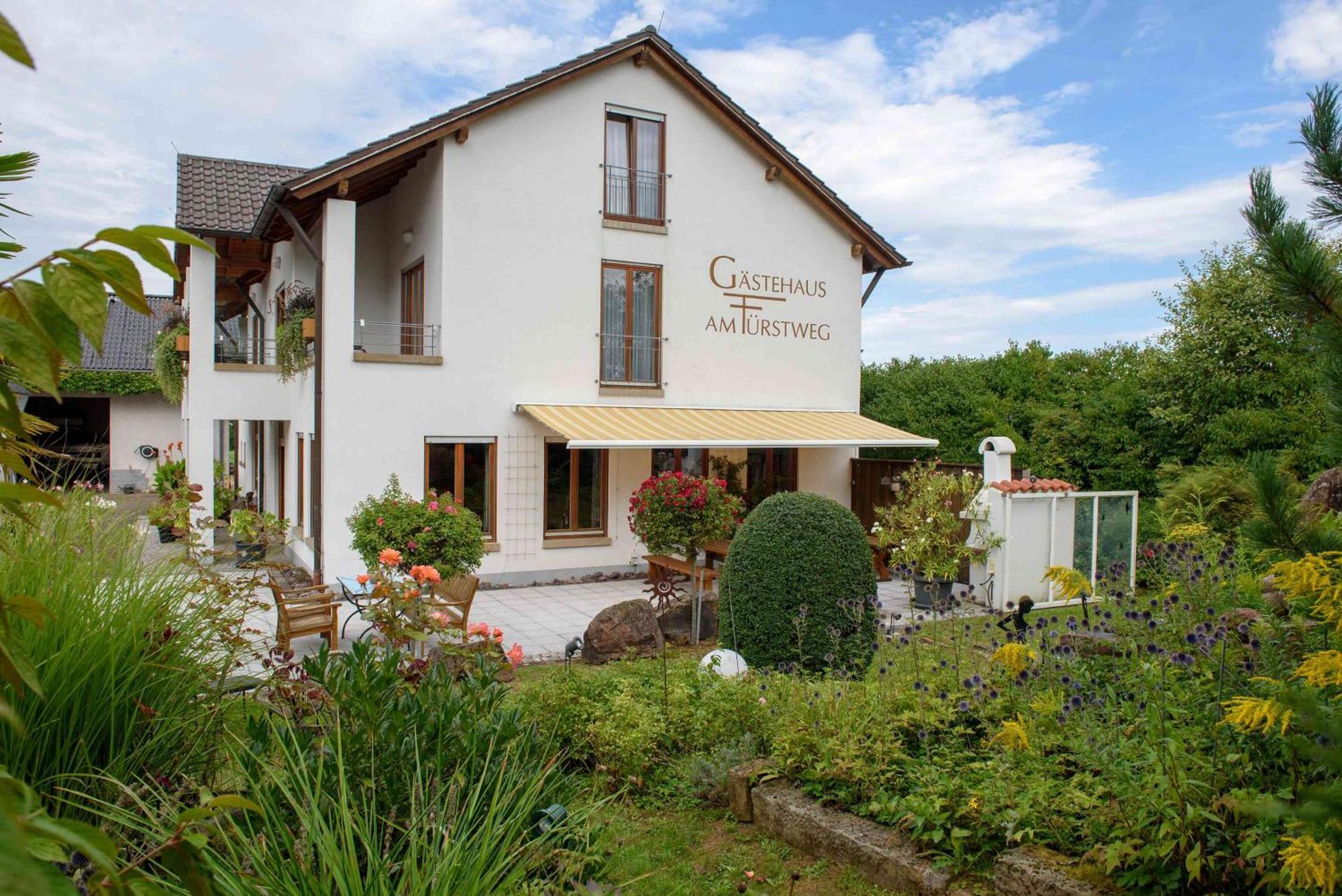 Gaestehaus Am Fuerstweg Heuchelheim-Klingen Exteriör bild